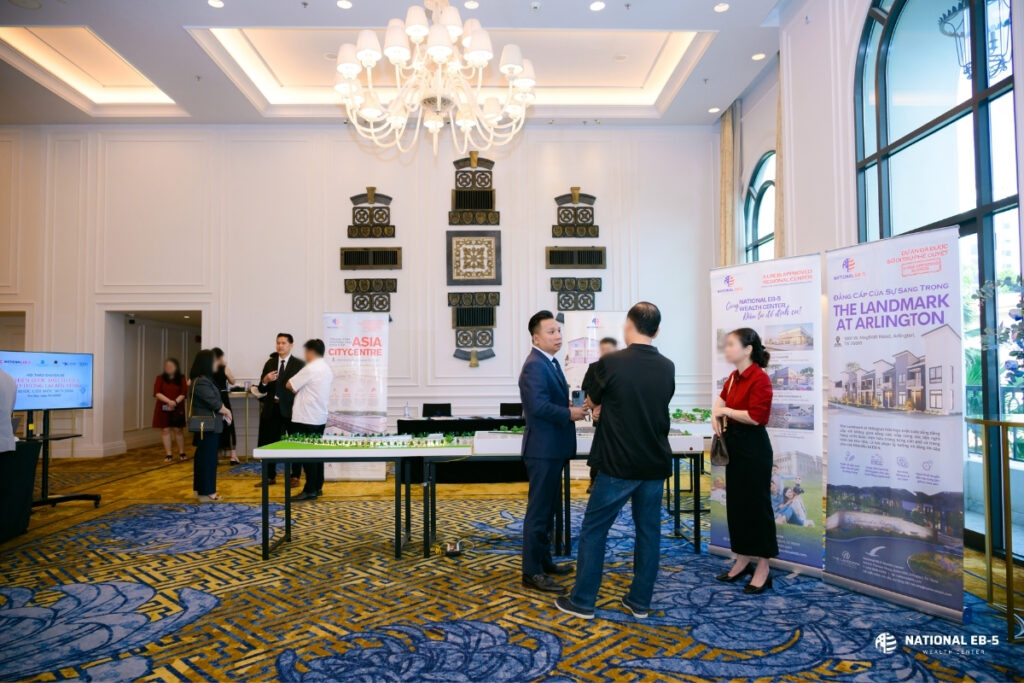 Các diễn giả tại Hội thảo EB-5 của National EB-5 Wealth Center